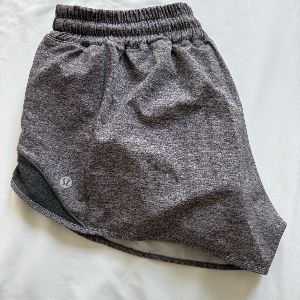 Lululemon Hotty Hot Low-Rise Lined Short 2.5"